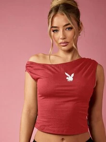 Missguided x Playboy Atasan Crop Top Asimetris Katun dengan Bahu Terbuka, Garis Leher Berlipat, Blus Tanpa Lengan yang Membentuk Tubuh dan Menonjolkan Bentuk Tubuh, Cocok untuk Pesta Musim Panas, Klub, dansa, Desain Modern. - Merah - View 6