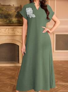 Al Najma Embroidered Collar Floral Raglan Sleeve Stand Collar Elegant Arabic Dress