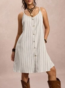 SHEIN VCAY 大码夏季休闲度假条纹纽扣装饰吊带连衣裙 - 米色 - 查看 4
