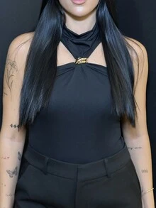 Lucia Bellido Blusa sin mangas con cuello de pie, diseño con decoración metálica, blusa casual y de oficina para el verano - Negro - Ver 6