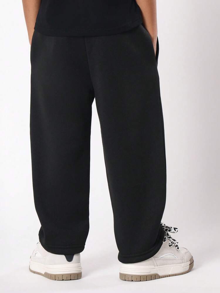 Calça de moletom com cós elástico e bolsos laterais