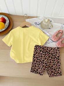 SHEIN Leap Crew 2 件套年轻女孩休闲简约短袖上衣和短裤套装，适合夏季