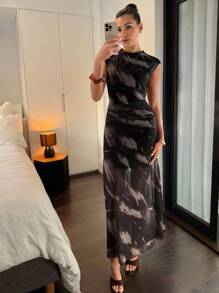 Lavishia 女士抽象印花全长优雅连衣裙 - 彩色 - 查看 3