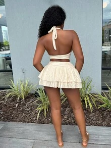 Alexandranx 女式米色纹理面料露背 V 领修身背心和双层喇叭迷你裙 2 件套，度假装 - 米色 - 查看 2