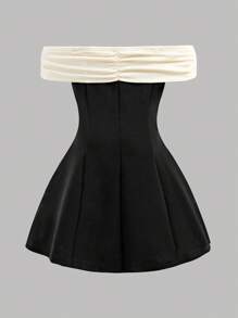 SHEIN 年轻女孩对比色蝴蝶结露肩镂空迷你连衣裙，黑色，返校节连衣裙，秋季连衣裙，返校节连衣裙，对比色蝴蝶结，拼接设计，无袖迷你连衣裙 - 黑與白 - 查看 3