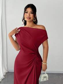 Elenzga Vestido elegante ajustado con hombros caídos y drapeado para tallas grandes - Rojo - View 2