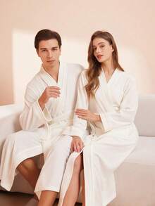 SHEIN 1 Áo choàng tắm đôi màu trắng mới dành cho nam và nữ. Chất liệu áo choàng tắm dài tay, khăn tắm dài, thấm hút tốt, nhanh khô, thoáng khí, mềm mại và tinh tế cho da. Có thể mặc được cả bốn mùa, thích hợp sử dụng ở nhà hoặc trong các kỳ nghỉ. Áo choàng tắm đôi. - trắng - Xem 2