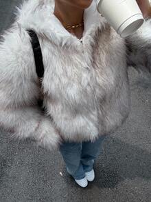 DAZY 女士时尚保暖长袖连帽宽松仿皮草外套，秋冬女式大衣 - 白色 - 查看 3