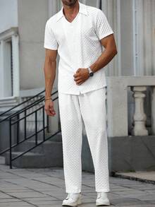 Manfinity Homme Set di camicia a maniche corte e pantaloni di colore solido con texture, casual da uomo per l'estate