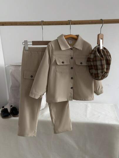 Playful Pals 2 件装小男孩幼儿休闲日常领口袋衬衫夹克长袖上衣和工装裤套装，适合外出或舒适家居穿着，时尚套装