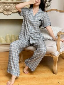 Napfluff 女士休闲格子睡衣套装，短袖有领，采用柔软梭织面料 女士睡衣套装 纽扣睡衣套装 两件套睡衣套装 女士睡衣套装 格子睡衣套装 女士睡衣套装 两件套睡衣套装 女士短袖睡衣套装 女士纽扣睡衣套装 - 彩色 - 查看 6