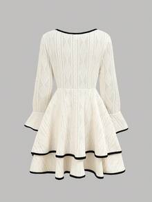 SHEIN 青少年女孩休闲学院风纹理拼色喇叭袖层叠 A 字形连衣裙，开学季 - 白色 - 查看 2