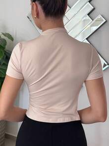 Andrea Bello Camiseta De Manga Corta Y Cuello Levantado Con Pliegues Para Mujeres - Albaricoque - Ver 2