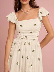 Enchnt 浪漫优雅的杏色花卉刺绣连衣裙，是秋冬季节的完美之选。甜美优雅，适合度假、约会、节日、派对、海滩、舞会、夏日连衣裙以及秋季女装穿着。