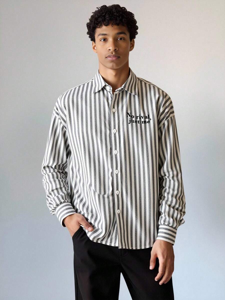 SHEIN 青少年男孩休闲街头时尚标语印花条纹翻领长袖衬衫，百搭舒适，适合通勤、上学、日常穿着、旅行、运动、派对、秋冬 - 彩色 - 查看 1