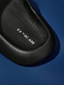 BATMAN X SHEIN Cute Cartoon Pattern Children's Black Slip-On Slippers Toddlers & Kids Non-Slip Quick-Drying Shower Slide, Lightweight And Durable EVA Material, In The House, Bthroom, Playground, Swimming Pool, Beach Indoor Outdoor - Black - View 7