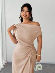 Elenzga 大码落肩褶饰优雅修身连衣裙 - 杏色 - 查看 2