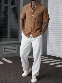 Manfinity Homme Camisa para hombres, verano para hombres, verano para hombres, camisa casual de manga corta de un solo pecho con cuello de solapa y unicolor para hombres, artículos versátiles para el transporte diario, viajes, salidas, regalos para esposos y novios, estilo casual y sencillo, estilo urbano maduro, estilo de caballero británico - Marrón - Ver 5