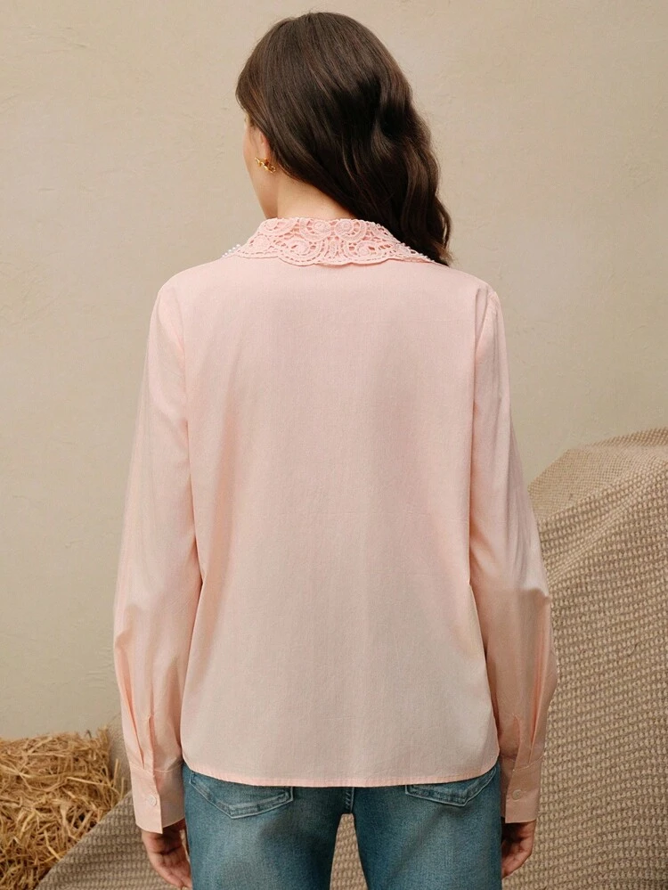 Camisa de Verão Feminina Elegante e de Alta Qualidade com Design Vazado, Bordado, Remendo e Colarinho Solúvel em Água, de Abotoamento Simples