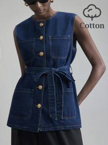 Ontre 2026春夏女士牛仔夹克，收腰设计，金属纽扣，无袖，优雅都市时尚，圆领单排扣多口袋休闲无袖牛仔夹克，时尚百搭牛仔夹克