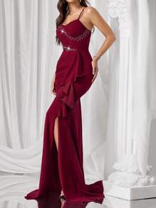 Coutiva 女士正式晚礼服，精致细肩带，无袖，荷叶边下摆，合身，水钻装饰，优雅连衣裙 - 酒紅色 - 查看 3