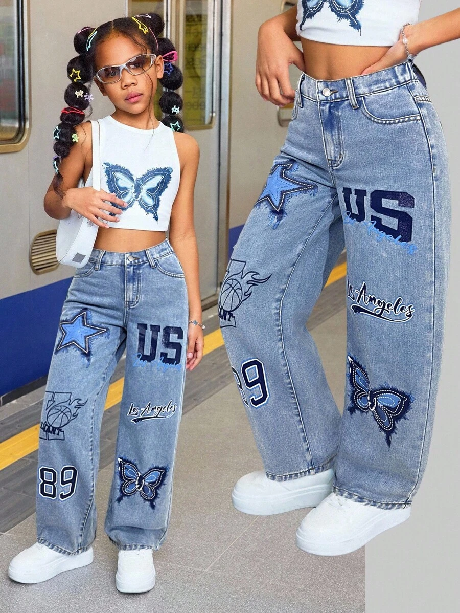 SHEIN 千禧少女秋季休闲高腰星形印花+白色手绘蝴蝶图案运动裤字母印花宽松直筒牛仔裤，休闲街头风运动秋季运动装扮，酷女孩日常穿搭，秋季返校季，日常休闲长款直筒牛仔裤 - 淺色水洗藍 - 查看 1