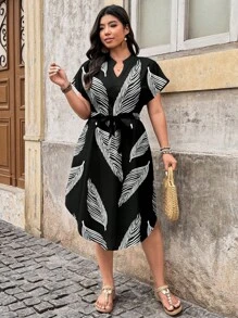 SHEIN CURVE+ Minimalist Black Leaf Texture Print Plus Size Dress, Suitable For Summer - Multicolor - View 5