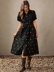 Wildy فستان كاجوال للنساء بطرز على الياقة وتطريز زهري على الحافة، فستان أسود متوسط الطول، فستان غربي للنساء، فستان أسود مزين بالأزهار، فستان مطرز للنساء، فستان أسود متوسط الطول للنساء، فستان أسود متوسط الطول للنساء بأجواء العطلات، ملابس كاجوال للربيع، فستان أسود مزين بأزهار صغيرة، فستان أسود مطرز، فستان أسود بأزرار أسفل، فستان رومانسي للصيف والعطلات، فساتين عيد ميلاد للنساء - الأسود - مشاهدة 3