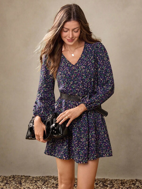 Wildy Vestido mini casual y suelto para mujer con mangas farol, estampado floral ditsy y volantes en el bajo