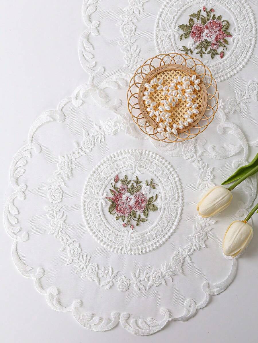 1/4pcs Polyester Embroidered Placemats For Kitchen, Dining Room, Table Decoration, Heat Insulation, Anti-Scratch, Anti-Dust, Suitable For Wedding, Party, Gift, Birthday, Christmas - White - View 1