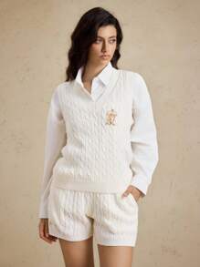 Briarwyn 女士秋冬装 Old Money Style 2 件女式字母皇冠刺绣麻花针织背心和针织短裤套装，返校季，保暖毛衣两件套 - 白色 - 查看 5