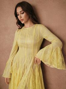 SHEIN Unity 优雅圆领蕾丝拼布修身女式连衣裙 - Butter Yellow - 查看 7