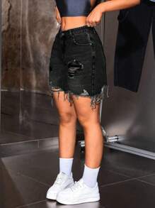 SHEIN Tall Pantalones cortos de mezclilla con dobladillo deshilachado y desgastado, estilo callejero para mujeres - Negro - Ver 4