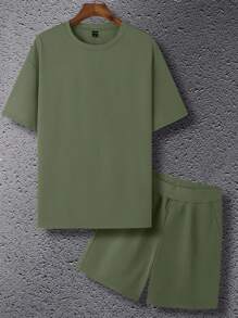 Manfinity Homme Men Solid Tee & Drawstring Waist Shorts