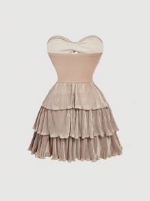 SHEIN MOD 加大码露肩镂空金属星星装饰多层下摆连衣裙，波西米亚风、街头服饰、约会之夜、热带风、度假、单身女郎、性感、女装连衣裙 - 卡其色 - 查看 2