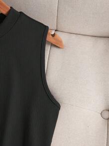Franclia Set de 2 piezas: Top de camiseta acanalada con cinturón y minifalda pantalón corto para universidad - Blanco y Negro - Ver 7