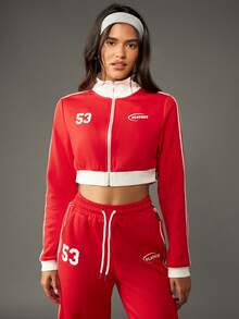 Missguided x Playboy Casaco de desporto cropped com fecho de correr, inspirado no estilo retro, moletom athleisure com mangas às riscas, estampa de número, streetwear, estilo varsity, loungewear - Vermelho - Ver 5