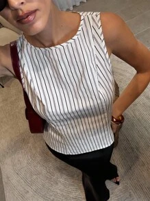 Lavishia 女款優雅黑白條紋夏季純棉上衣，早午餐圓領無袖側開衩鈕扣修身襯衫，商務休閒辦公穿搭 - 黑與白 - 查看 6