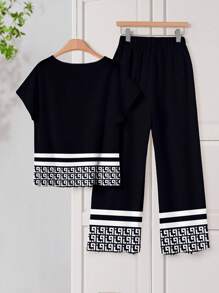 Rusticease Casual Textured Round Neck Short Sleeve Loose Pants Women's Versatile 2 Pieces Set, Spring/Summer,Casual - Black and White - View 2