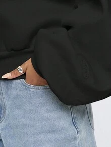 SUMWON WOMEN Áo hoodie crop top cỡ lớn có túi giữa Áo nỉ cổ điển Bộ sưu tập thời trang dạo phố thiết yếu mùa thu đông Đồ mặc nhà Quần áo thể thao thường ngày Mũ trùm đầu có dây rút - màu đen - Xem 3