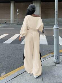 Muchica 杏色针织休闲运动斜肩卫衣女套装 - 杏色 - 查看 2