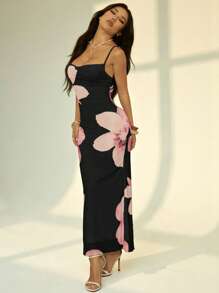 SHEIN PETITE 女士性感低胸露背吊带连衣裙，粉色花卉印花，修身显瘦。优雅性感的夏日度假装 - 彩色 - 查看 3