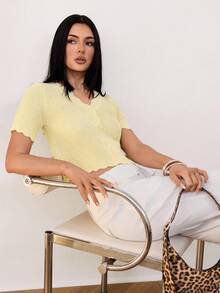 SHEIN Tall Women's Solid Color Short Sleeve Single-Breasted V-Neck Cropped Knit Top Pale Yellow Top, Tall Women - Yellow - View 4