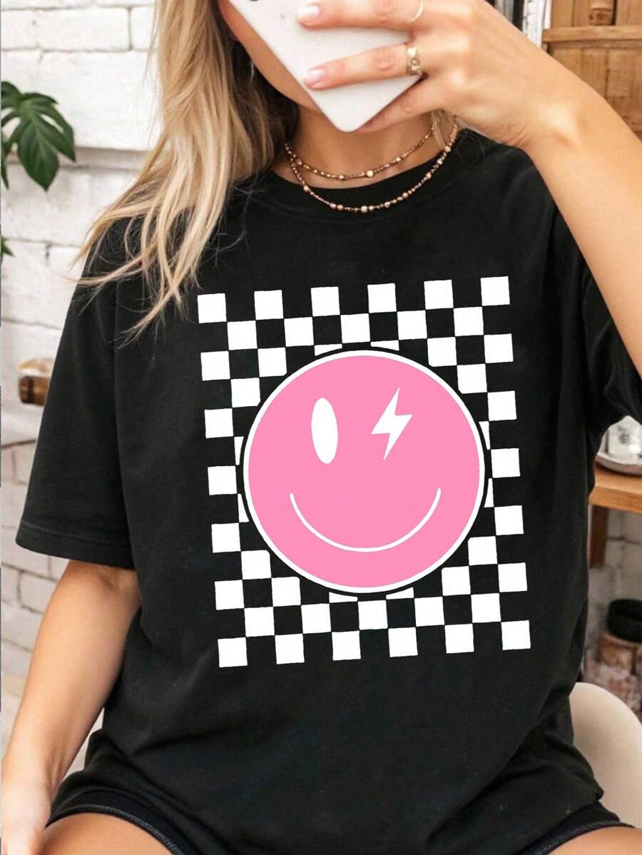 Women's Short Sleeve T-Shirt With Smiling Face And Checkerboard Pattern Graphic Tees Women Tops Black Graphic Tee Oversized Graphic Tee Women Checkerboard Graphic Tee Black T-Shirt Women