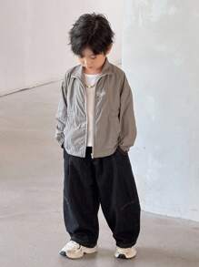 SHEIN Little Byeori Young Boy Casual Letter Print Front Zip Jacket Boys Zip Up Jacket Kids Zip Up Jacket Boys Summer Jacket Kids Summer Jacket Boy Jacket,In Fall/Winter - Grey - View 4