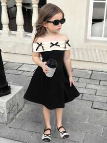 SHEIN 年轻女孩对比色蝴蝶结露肩镂空迷你连衣裙，黑色，返校节连衣裙，秋季连衣裙，返校节连衣裙，对比色蝴蝶结，拼接设计，无袖迷你连衣裙 - 黑與白 - 查看 7