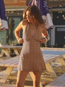 Aralina 女式花卉提花深 V 领荷叶边下摆性感挂脖迷你连衣裙 - 棕色 - 查看 4