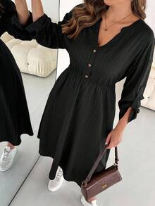 SHEIN Essnce Plus Size Women's Spring And Autumn Fashion Casual Loose Comfortable Daily V-Neck Textured Fabric Waist Black Long Sleeve Mid-Length Dress With Pockets,Fall Outfits,Church Clothes For Women,Fall Clothes For Women