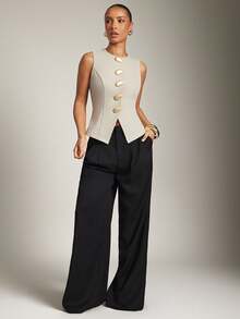 Hauture 女式纯色单排扣圆领无袖休闲上衣，配有时尚金属纽扣 - 杏色 - 查看 3