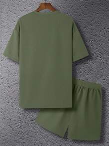 Manfinity Homme Men Solid Tee & Drawstring Waist Shorts